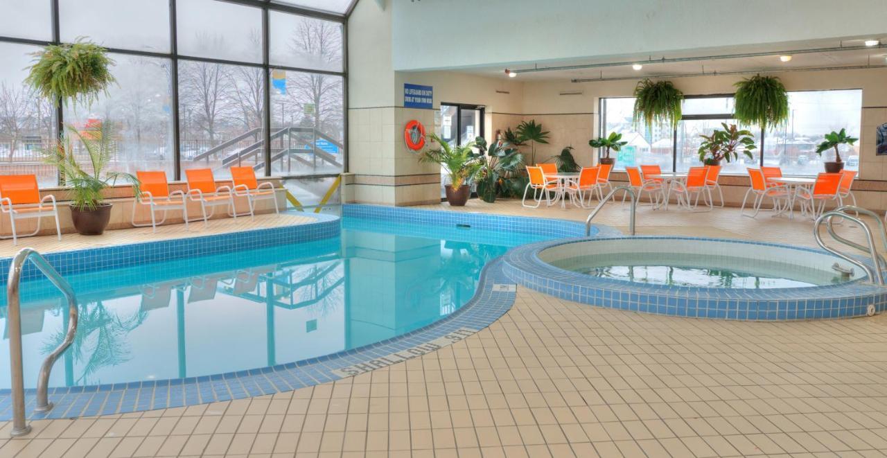 Howard Johnson Plaza By Wyndham By The Falls Ниагарски водопад Екстериор снимка