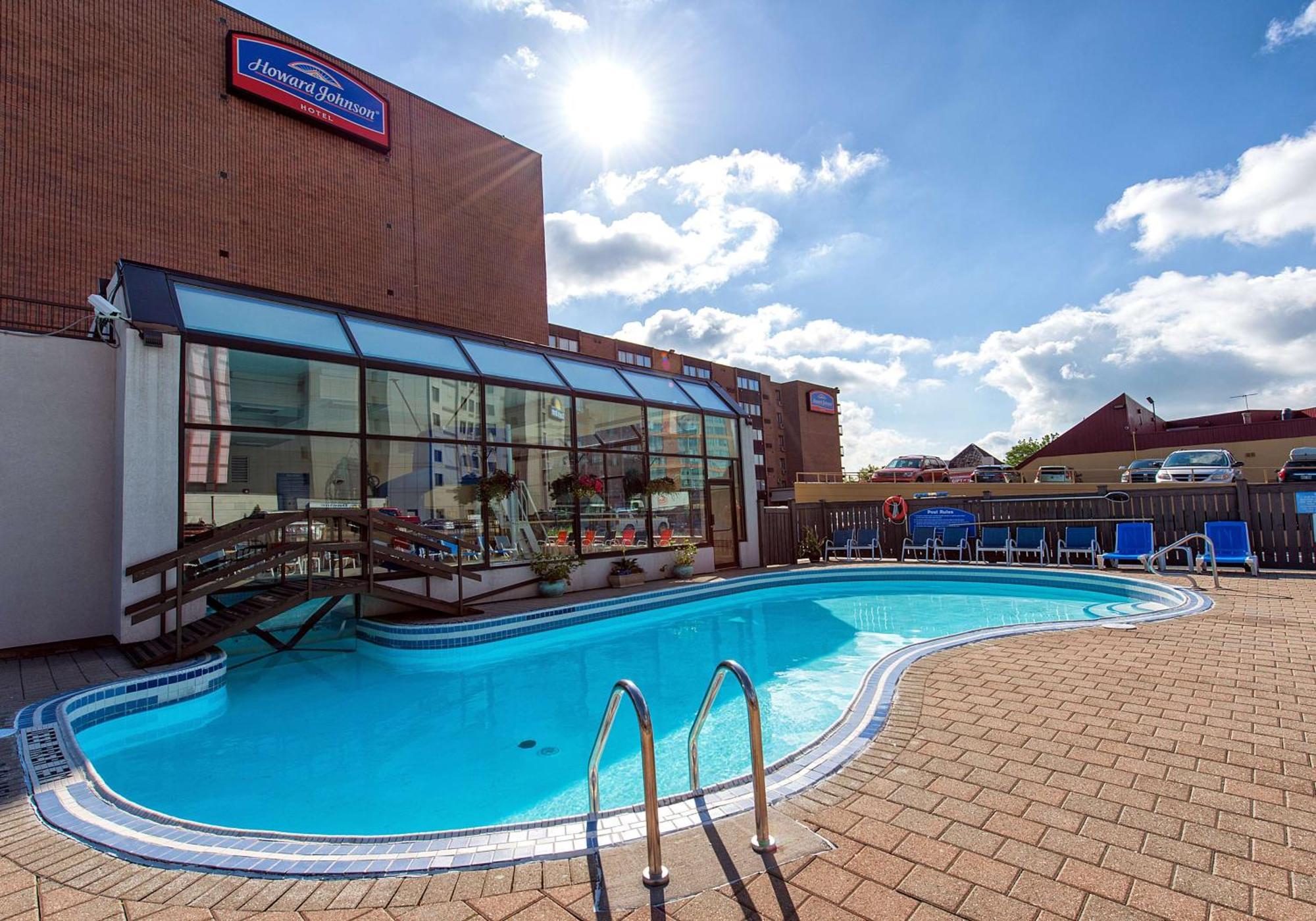 Howard Johnson Plaza By Wyndham By The Falls Ниагарски водопад Екстериор снимка