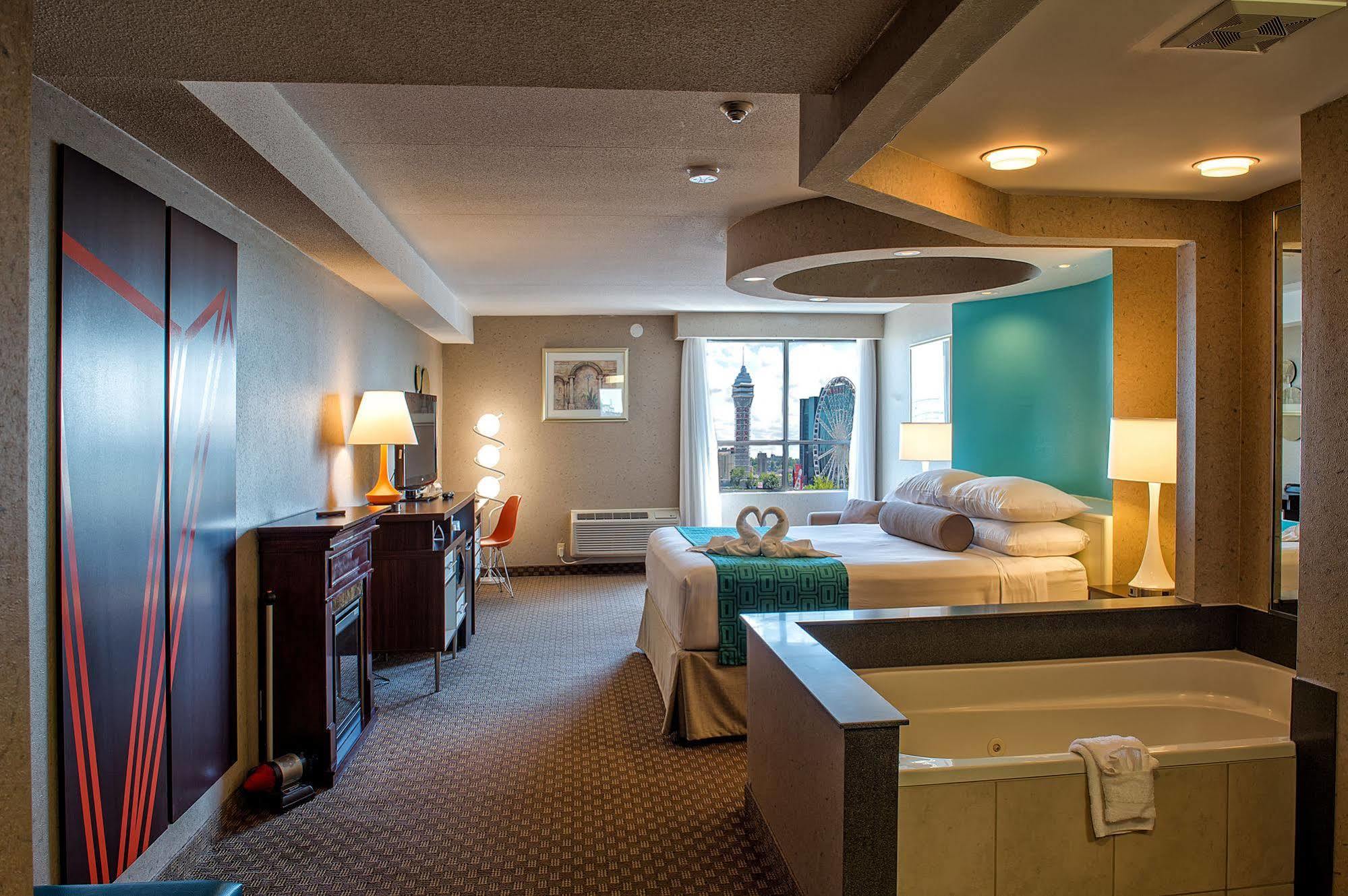 Howard Johnson Plaza By Wyndham By The Falls Ниагарски водопад Екстериор снимка