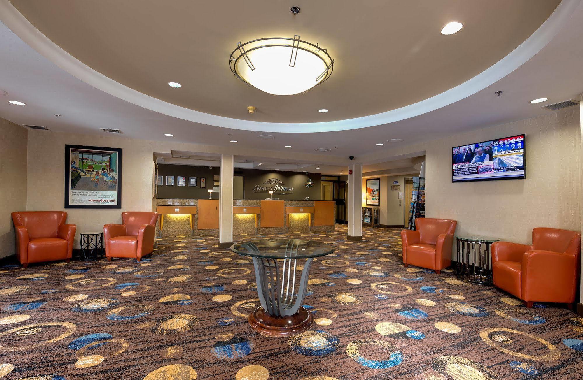 Howard Johnson Plaza By Wyndham By The Falls Ниагарски водопад Екстериор снимка